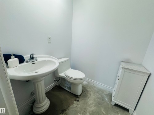553 11207 Twp R 564, Rural St. Paul County, AB - Indoor Photo Showing Bathroom