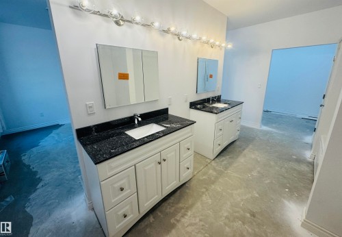 553 11207 Twp R 564, Rural St. Paul County, AB - Indoor Photo Showing Bathroom