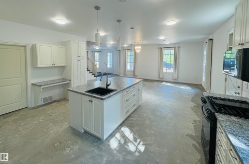 553 11207 Twp R 564, Rural St. Paul County, AB - Indoor Photo Showing Kitchen