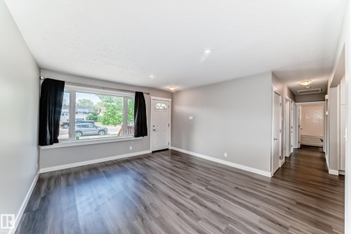 10521 163 Street, Edmonton, AB 