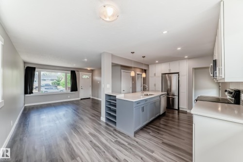 10521 163 Street, Edmonton, AB 