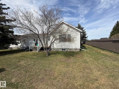 Back house - 102 4610 50 Avenue, Stony Plain, AB 