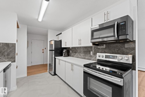 202 7815 159 Street, Edmonton, AB - Indoor Photo Showing Kitchen