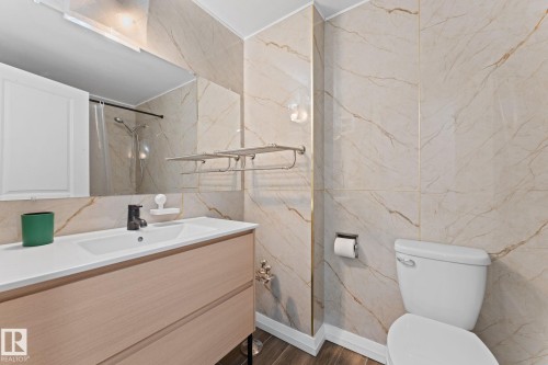 202 7815 159 Street, Edmonton, AB - Indoor Photo Showing Bathroom