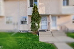 17 LAKEWOOD Village  Edmonton, AB T6K 2B3