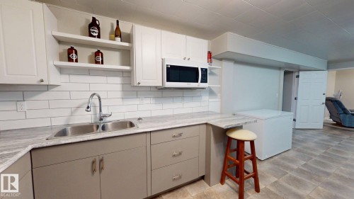 5501 46 Avenue, Drayton Valley, AB 