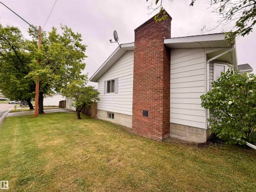 5501 46 Avenue, Drayton Valley, AB 