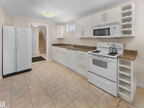 5832 114A Street, Edmonton, AB 