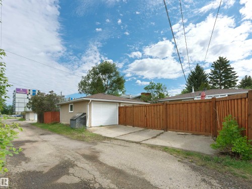 5832 114A Street, Edmonton, AB 