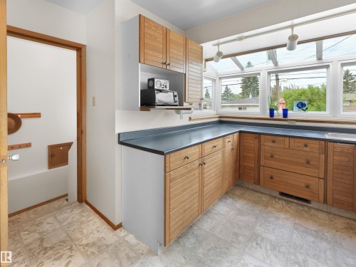 5832 114A Street, Edmonton, AB 