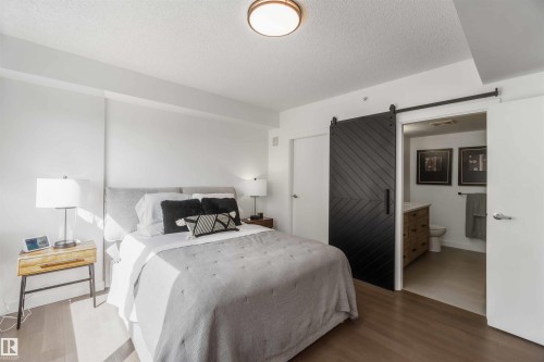 802 10046 117 Street, Edmonton, AB - Indoor Photo Showing Bedroom