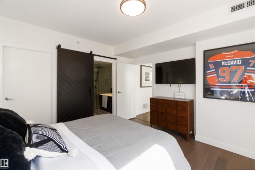 802 10046 117 Street, Edmonton, AB - Indoor Photo Showing Bedroom