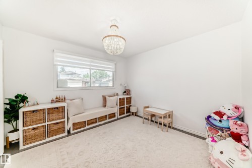 9815 159 Avenue, Edmonton, AB 