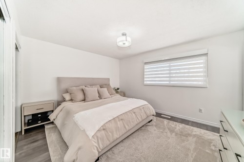 9815 159 Avenue, Edmonton, AB 