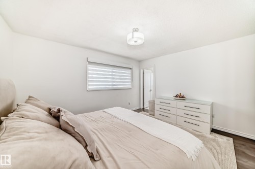 9815 159 Avenue, Edmonton, AB 