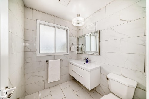 9815 159 Avenue, Edmonton, AB 