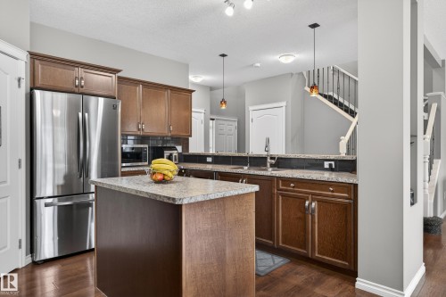 9515 221 Street, Edmonton, AB 