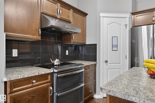 9515 221 Street, Edmonton, AB 