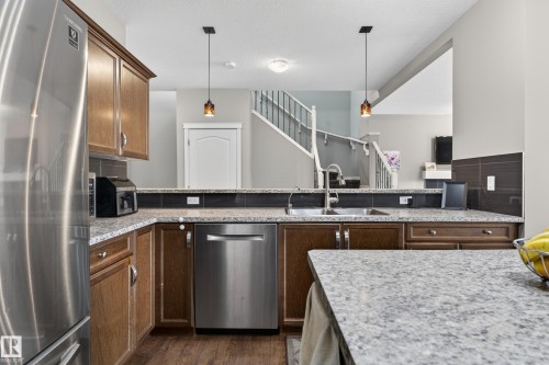 9515 221 Street, Edmonton, AB 