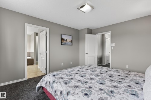 9515 221 Street, Edmonton, AB 