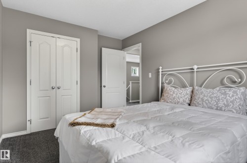 9515 221 Street, Edmonton, AB 