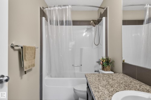 9515 221 Street, Edmonton, AB 