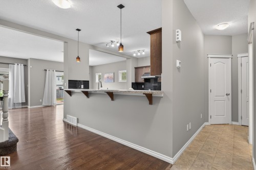 9515 221 Street, Edmonton, AB 