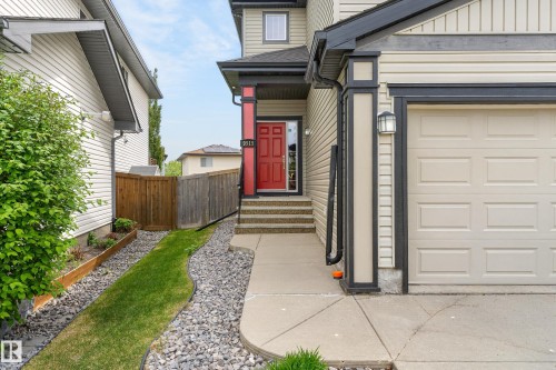 9515 221 Street, Edmonton, AB 