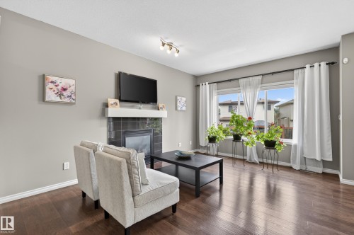 9515 221 Street, Edmonton, AB 