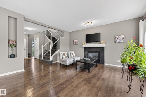 9515 221 Street, Edmonton, AB 
