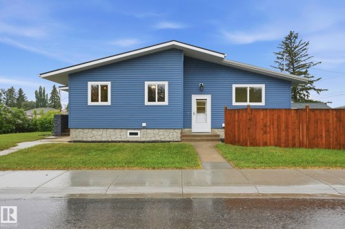 4502 53 Avenue, Leduc, AB 