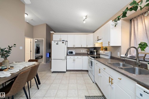 9210 163 Avenue, Edmonton, AB 