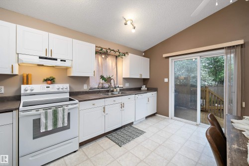 9210 163 Avenue, Edmonton, AB 