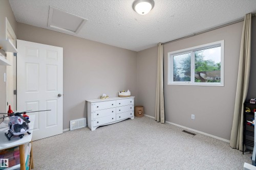 9210 163 Avenue, Edmonton, AB 