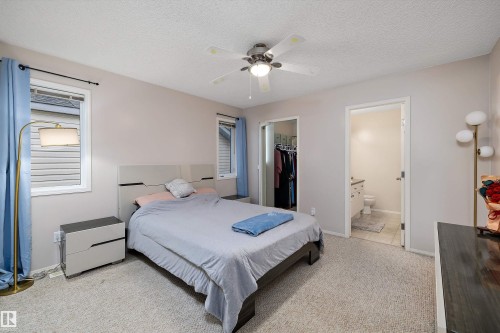 9210 163 Avenue, Edmonton, AB 