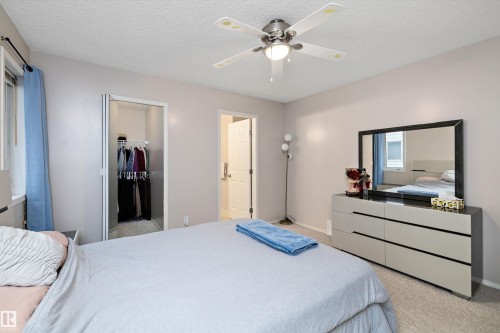 9210 163 Avenue, Edmonton, AB 