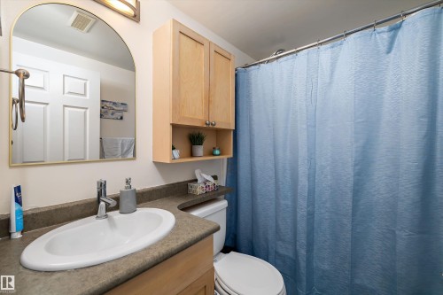 9210 163 Avenue, Edmonton, AB 
