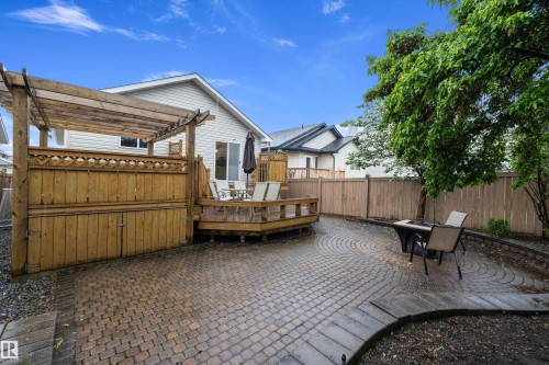 9210 163 Avenue, Edmonton, AB 