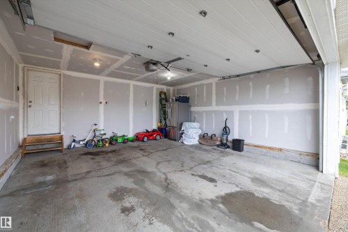 9210 163 Avenue, Edmonton, AB 