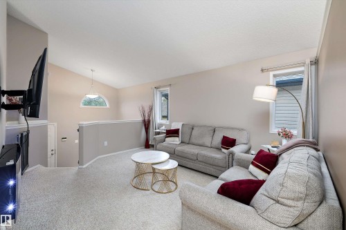 9210 163 Avenue, Edmonton, AB 
