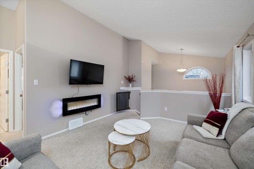 9210 163 Avenue, Edmonton, AB 
