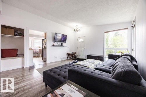 1139 35 Street, Edmonton, AB 