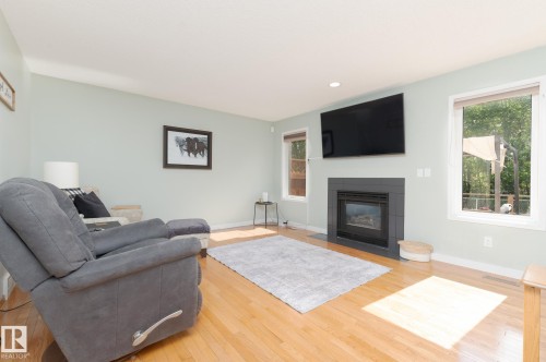 41 Deer Park Way, Spruce Grove, AB 
