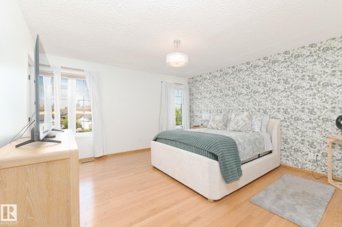 41 Deer Park Way, Spruce Grove, AB 