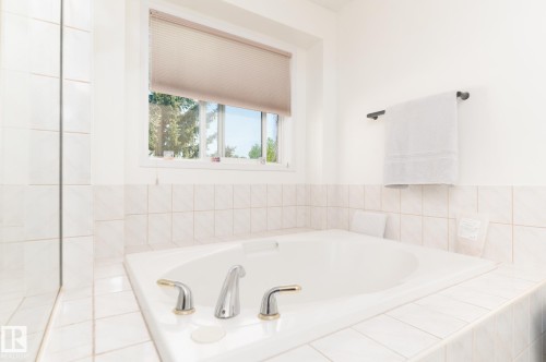 41 Deer Park Way, Spruce Grove, AB 