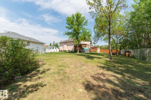 41 Deer Park Way, Spruce Grove, AB 