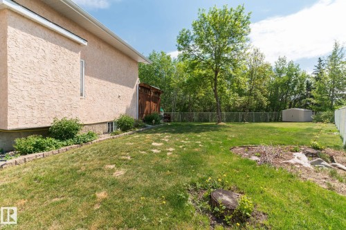 41 Deer Park Way, Spruce Grove, AB 