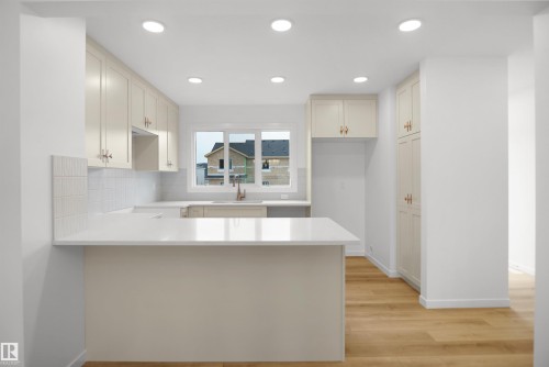 1312 9 Street Nw, Edmonton, AB - Indoor Photo Showing Kitchen