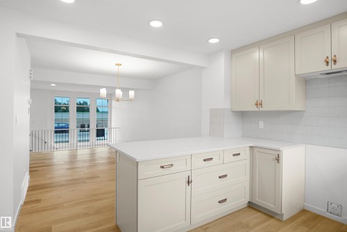 1312 9 Street Nw, Edmonton, AB - Indoor Photo Showing Kitchen