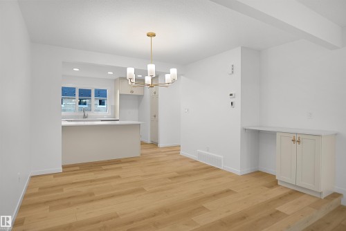 1312 9 Street Nw, Edmonton, AB - Indoor